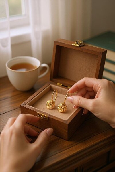 Çgk Çiğdem Gürel Kuyumculuk Yuvarlak Gül Altın Küpe