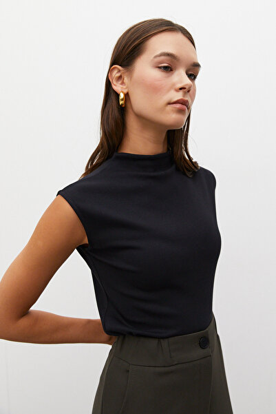 urban focus Collar Detailed Sleeveless Body