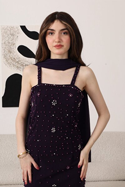 Generic Long navy blue evening dress embroidered with beads and crystals with an elegant design