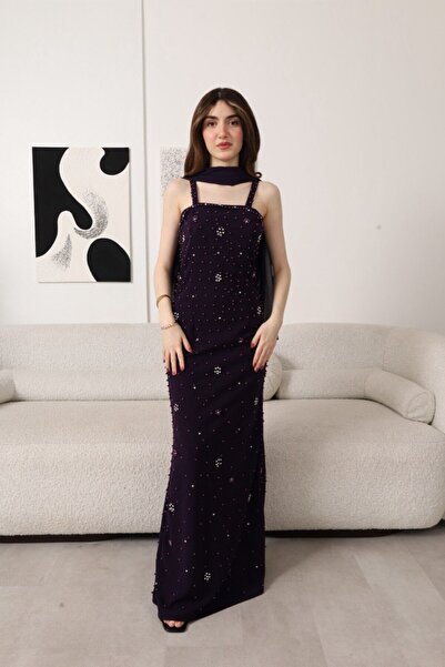 Generic Long navy blue evening dress embroidered with beads and crystals with an elegant design