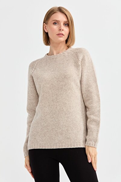 Desen Triko Γυναικείο πουλόβερ από μαλλί με πλεκτό ύφος με λαιμόκοψη σε μπεζ χρώμα