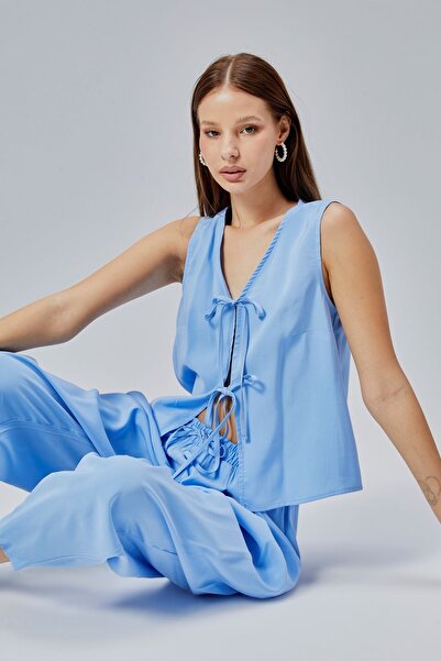 Bolivente Baby Blue V-Neck Bow Detailed Vest-Pants Set