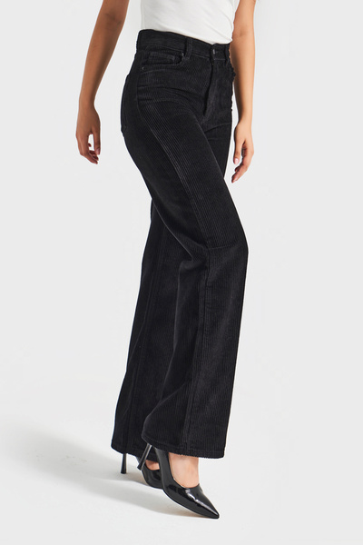 its basic Жіночі чорні Doris 26w41 кольору Straight Fit товсті вельветові штани