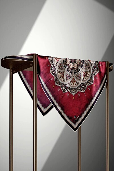 Vissona % 57 İPEK % 43 VİSKON Twill İpek Şal Desenli Bordo - Siyah Renkli 90x90 Eşarp Dikim Şekli : El Dikiş