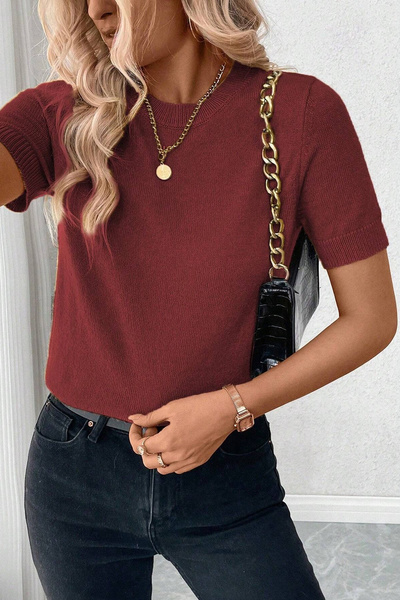 AQE FASHION Vínová halenka s krátkým rukávem z lycry s výstřihem do V