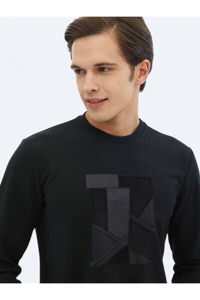 Kip Черен суитшърт с щампа и кръгло деколте