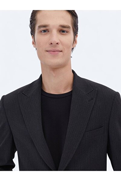 Kip Μαύρο ριγέ μοντέρνο σακάκι