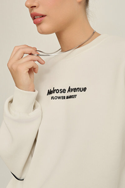 Amia&Co. Ecru Crew Neck Printed Oversize Sweatshirt