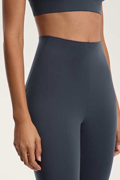 Oysho Compressive core control bilek hizasında tayt