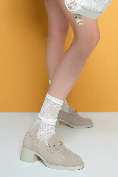 Derimod Kadın Bej Tokalı Kalın Topuklu Süet Hakiki Deri Maskülen Günlük Loafer Ayakkabı 25SFD510610