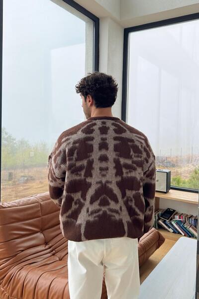 Flaw Wear Geometric Pattern Brown Sweater