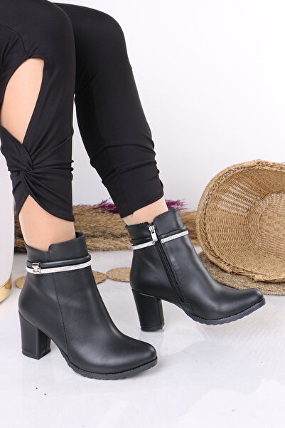 Nubbock Kadın Siyah Cilt Bilek Taşlı 7 Cm Topuklu Bot NK10182