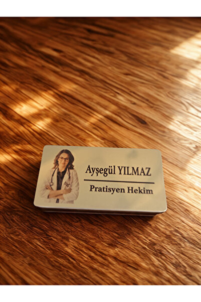 SIRADIŞI REKLAM YAKA İSİMLİK RESİMLİ YÖNETMELİKLERE UYGUN (SAĞLIK BAKANLIĞI )...