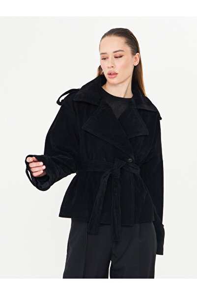 LA PANTE Short Front Tie-Up Trench Coat