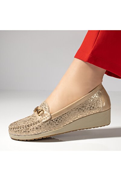 Modlet.ro Pantofi casual bej și aurii pentru femei cu platformă și detalii me...