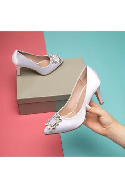 Modlet.ro Women's white satin shoes with heel and metallic details MOD11793