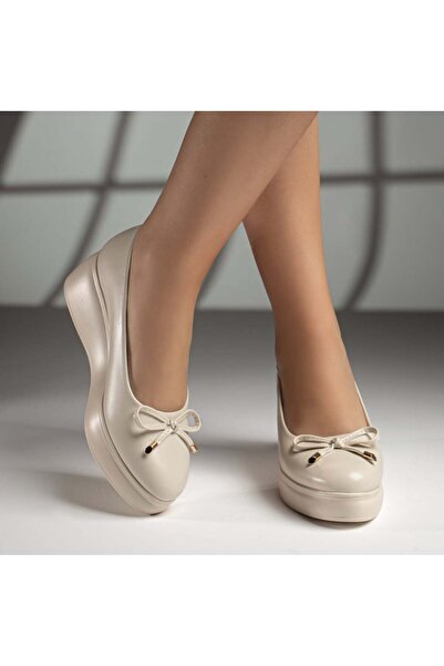 Modlet.ro Γυναικεία μπεζ παπούτσια πλατφόρμας με μεταλλικές λεπτομέρειες MOD1...