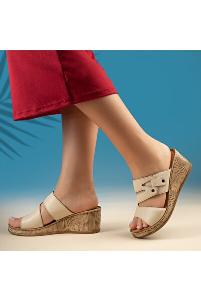 Modlet.ro Papuci de damă din piele bej cu platformă MOD13767
