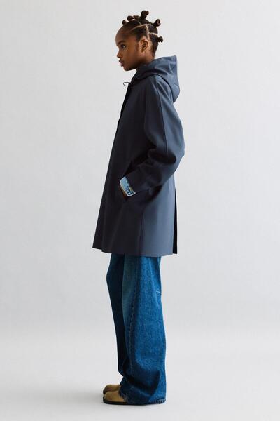 Pull & Bear Su geçirmez kaplamalı yağmurluk