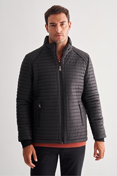 İmza Μαύρο παλτό με ψηλό γιακά με πλήρη επένδυση Casual Slim Fit με καπιτονέ επένδυση 1007255264