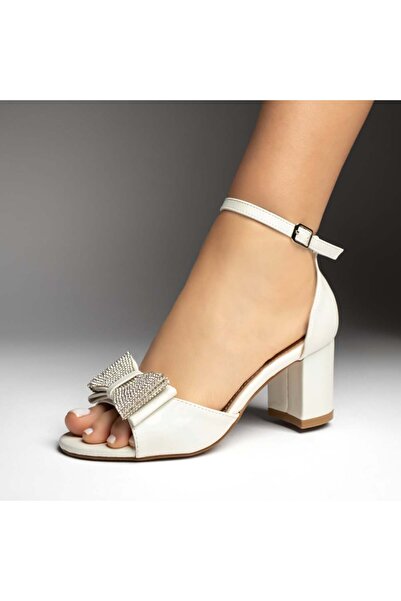 BMoD Sandale albe de damă cu toc gros și aplicații de pietre MOD13542