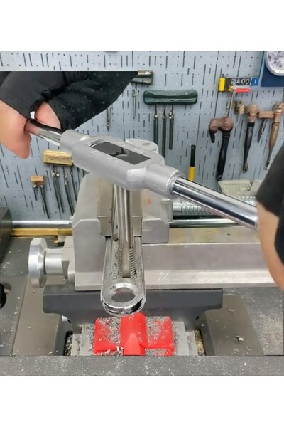 lstri 8 Parça Klavuz Seti ve Kolu Musluk Alet Seti Diş Metrik Makine El Vidas...