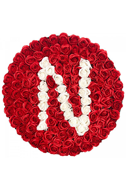 velve Aranjament floral personalizat cu litera, cutie rotunda neagra cu 125 t...