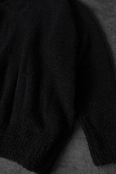 Slatra Men's Black Crew Neck Oversize Wool Sweater