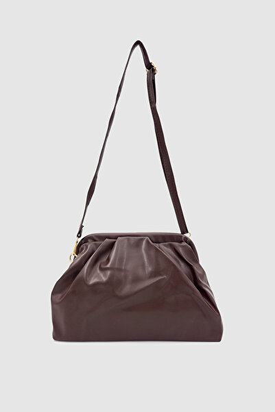 Wuclo حقيبة يد أرفيا ذات شكل ناعم وحزام متقاطع قابل للتعديل باللون البني المر