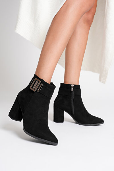 TOPUK Simley Siyah Süet Tokalı Sivri Burunlu Kalın Topuklu Bot