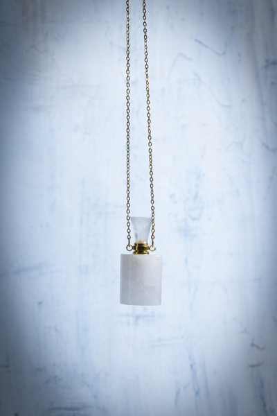 Deniz Doğal Taş Sertifikalı Kristal Kuvars Doğal Taş Esans Şişesi / Kolye