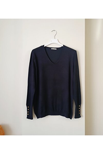 Butik Şans بلوزة تريكو بياقة V وأزرار أكمام