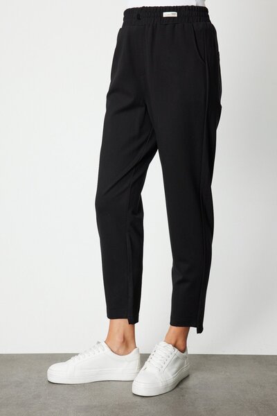 ON Γυναικείο παντελόνι με μακριά ραφή στο πίσω μέρος 66122 Μαύρο