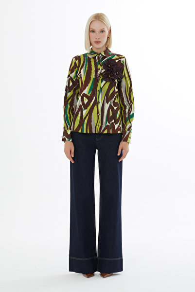 kı.we Desenli Çiçek Aksesuarlı Hakim Yaka Gömlek