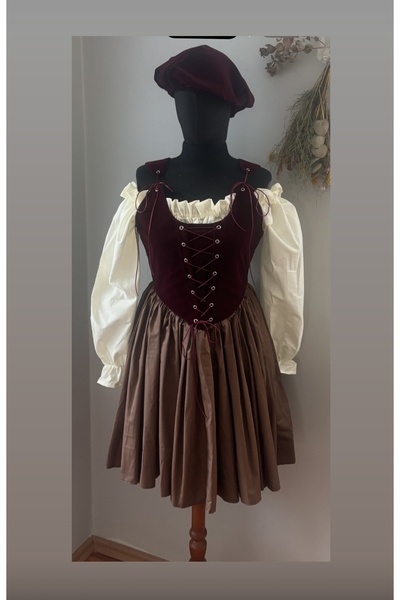 Asushvintage فستان بكورسيه وقبعة