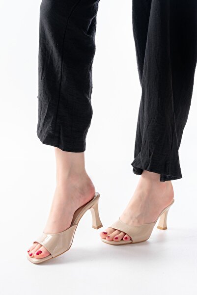 Budi S-617 Beige Patent Leather Daily Heeled Women's Slippers