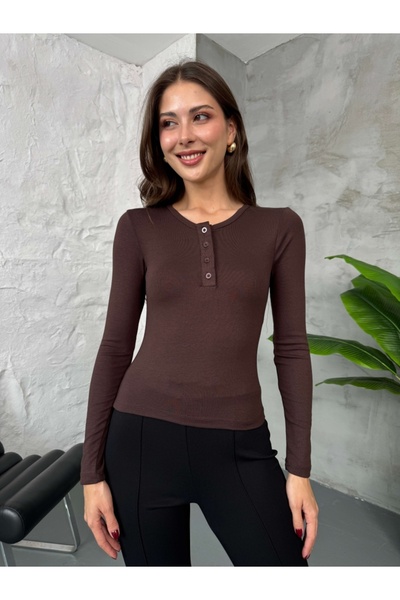 Elif Özbey Butik Acı Kahve Dört Düğmeli Body