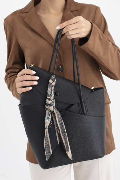 Matthew Cox Women's Arm Bag Black Byn2416