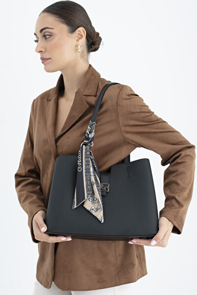 Matthew Cox GEANTĂ DE BRAȚ PENTRU FEMEI NEGRĂ BYN2435