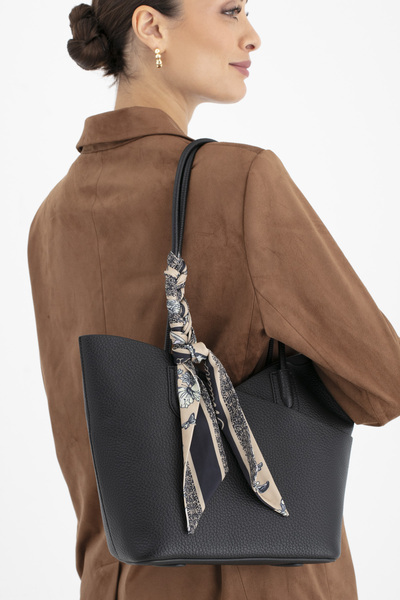 Matthew Cox Women's Arm Bag Black Byn2416