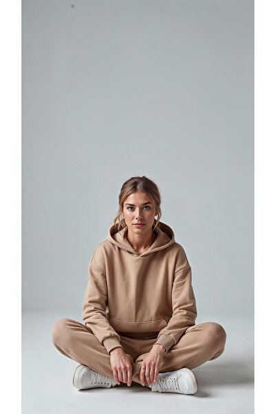 ClubSpaceAstro Women's Top and Bottom Tracksuit Set – Simple Elegance, Comfortable Fit, High-Quality Fabric