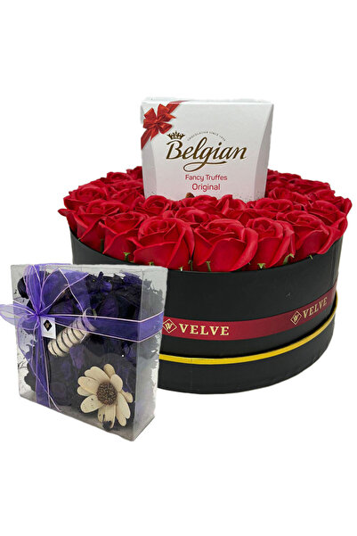 velve Ανθοσυνθεση σε στρογγυλό κουτί, με σαπουνένια τριαντάφυλλα, αρωματικά α...