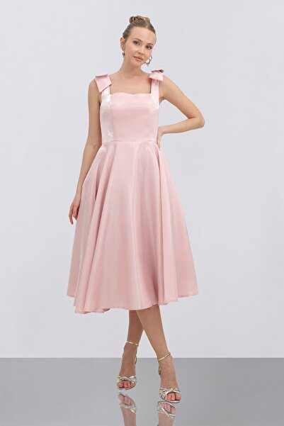 Dans Bow Model Dress