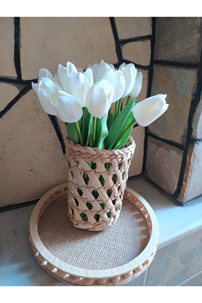 e&e süs dükkanı Σετ δύο τεμαχίων με ψάθινο βάζο και μπουκέτο τουλίπες