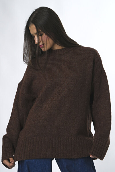 ABBRA Дамски пуловер с голям размер, ребрист яка и детайлни орнаменти