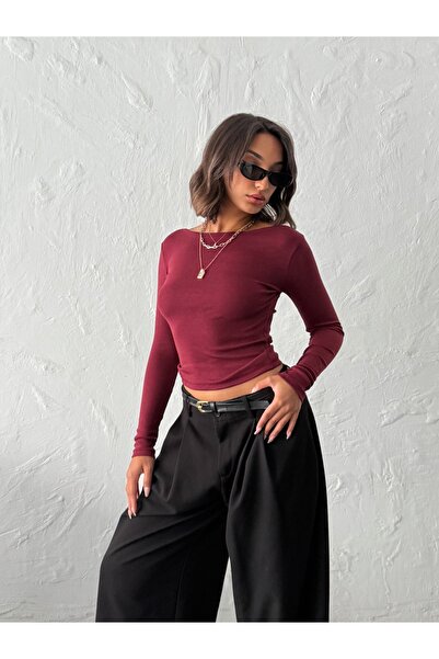 MELA ROSSA بلوزة نسائية أساسية ذات ياقة قاربية من قماش المودال المضلع باللون ...