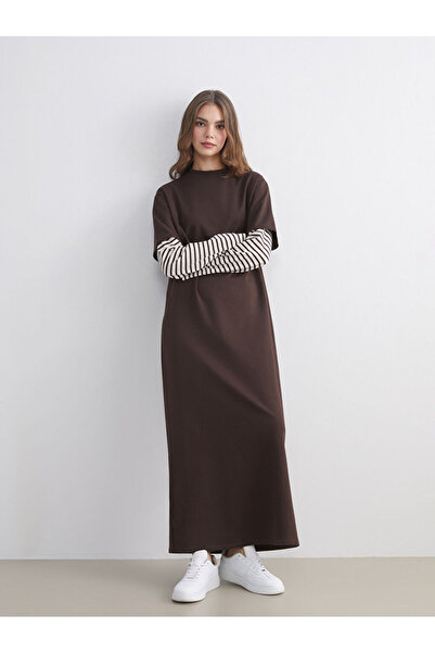 LC Waikiki فستان رياضي بياقة عالية وخطوط بنية اللون