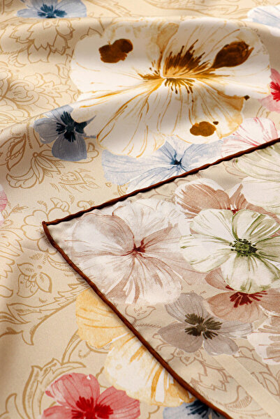 Bursa İpek Μπεζ μεταξωτό μαντήλι διπλής όψης με σχέδιο παπαρούνας