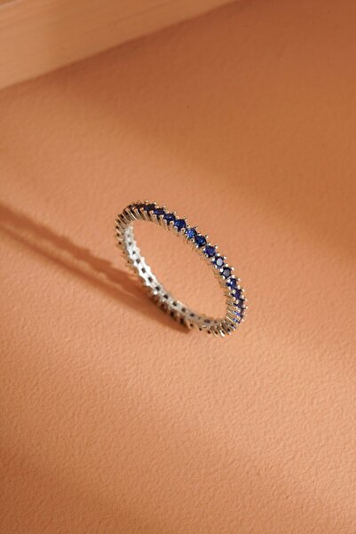 Takıdepo Lacivert Renk Zirkon Taşlı Tek Sıra Tamtur Yüzük - Gümüş Rengi