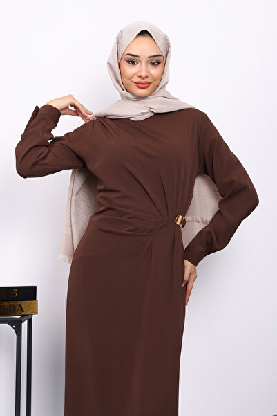 İmajButik Καφέ φόρεμα κρεπ με ντραπέ αγκράφες στο μπροστινό μέρος